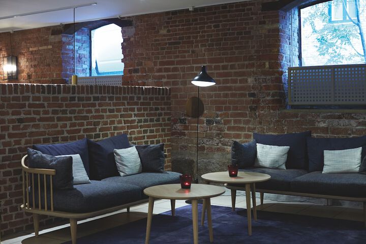 Guest Lobby