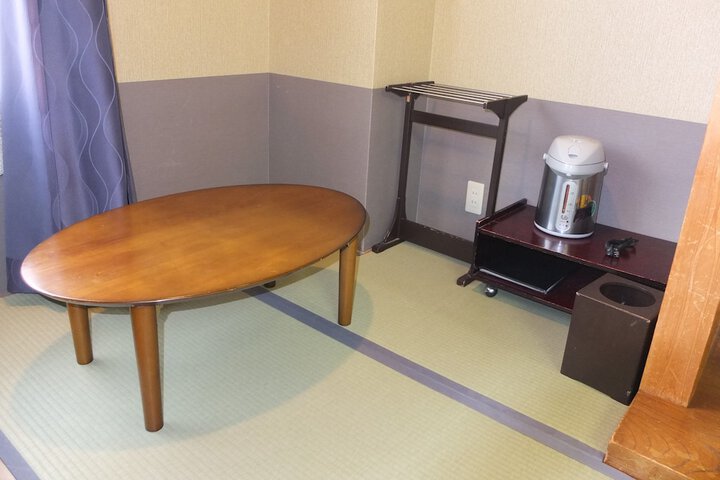 Room 16 of 65