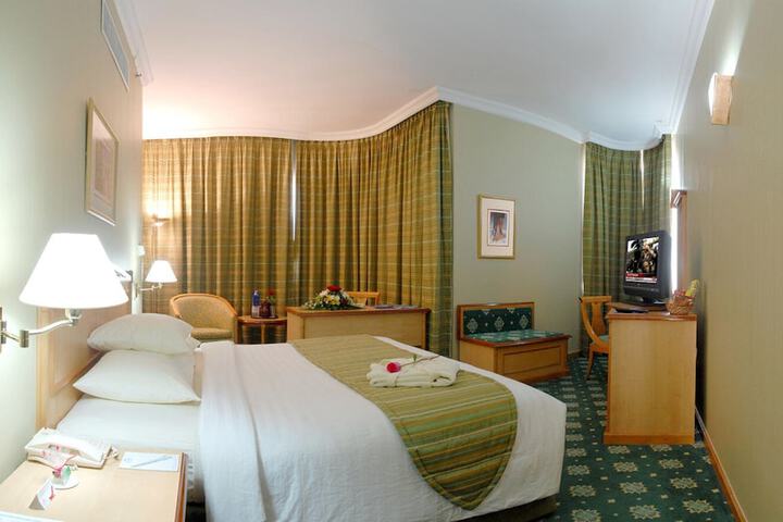 Room 18 of 43