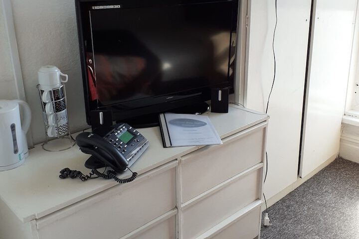 Room 7 of 42