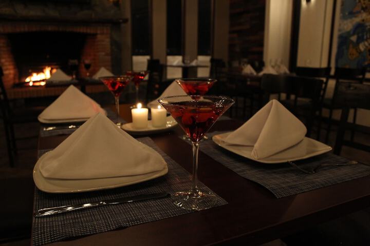 Dining 31 of 42
