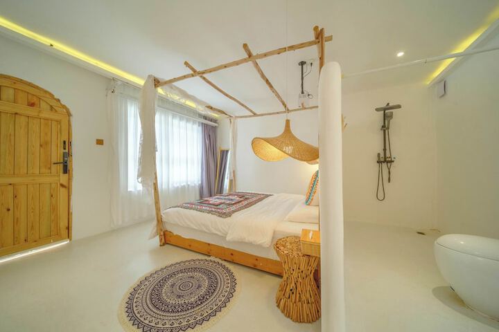 Room 80 of 171