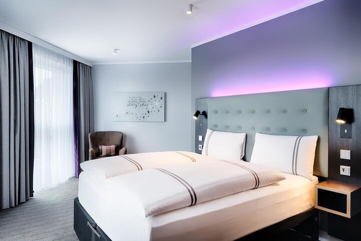 Room 3 of 38