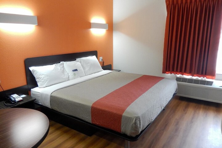 Room 3 of 59