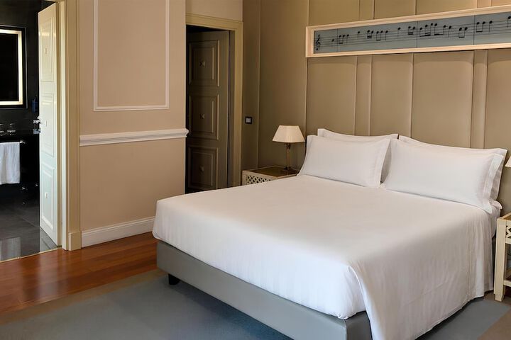 Room 49 of 175