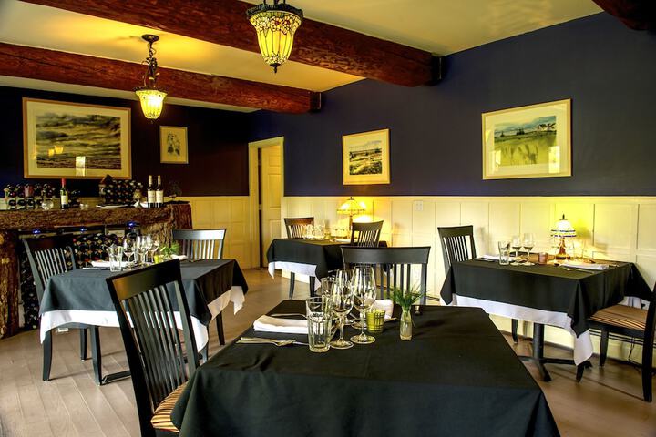 Dining 49 of 86
