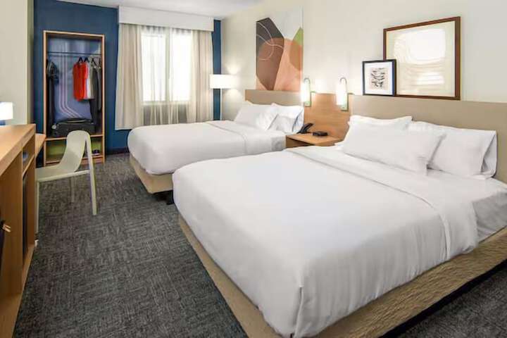 Room 2 of 2