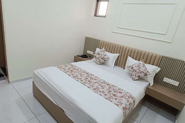 Room 9 of 21