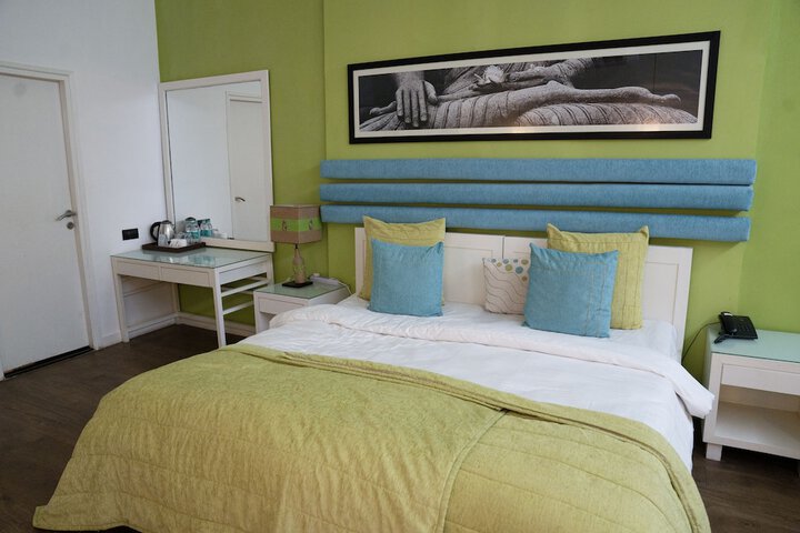 Room 35 of 108