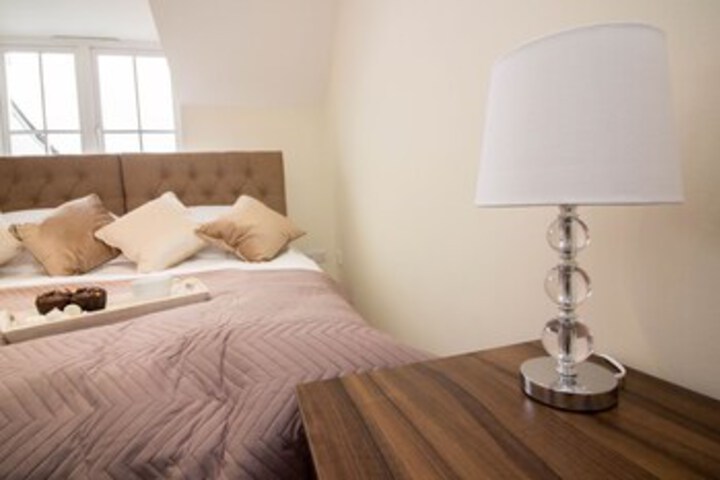 Room 8 of 34