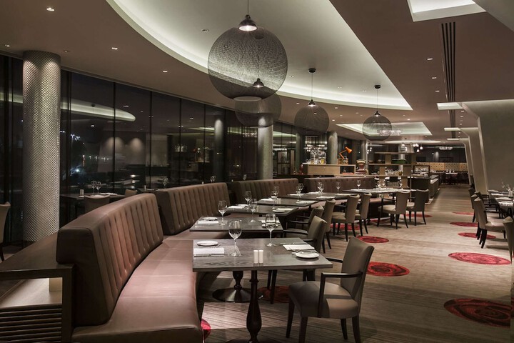 Dining 73 of 103