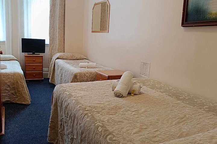 Room 122 of 283