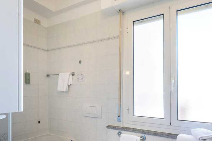 Room 52 of 71