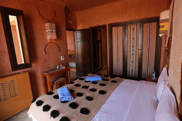 Room 7 of 99