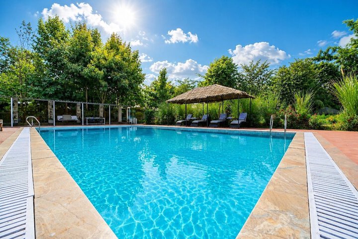 Pool 100 of 175