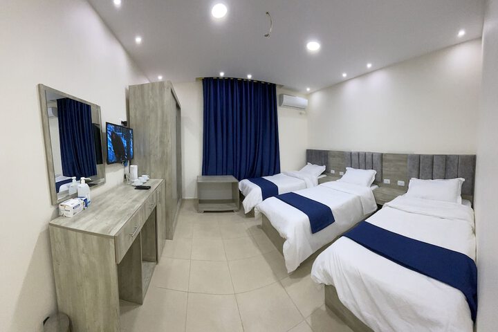 Room 5 of 18