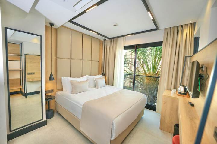 Room 15 of 27