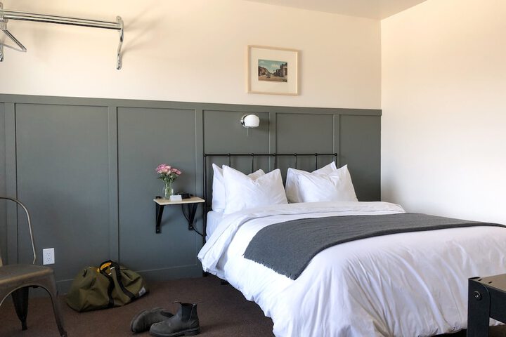 Room 25 of 34