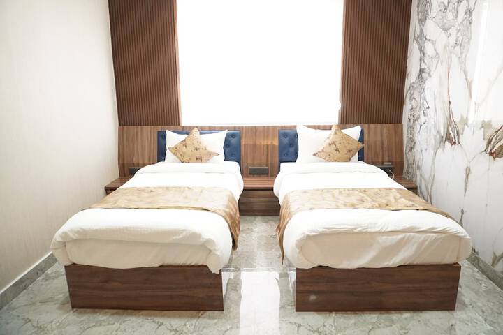Room 2 of 16