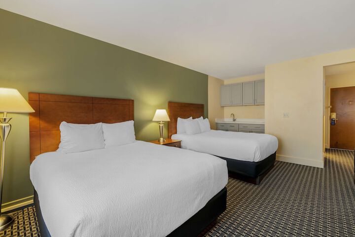 1 Queen Bed (22 of 31)