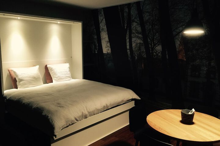 Room 17 of 62