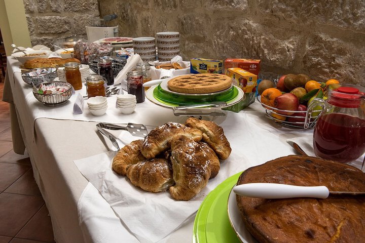 Breakfast/Coffee Service 27 of 34