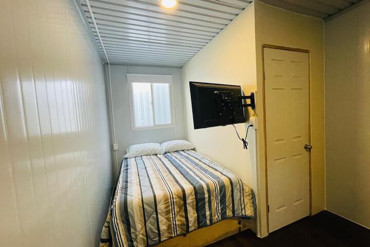 Room 21 of 98
