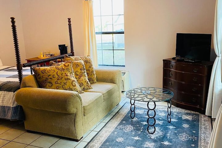 Room 18 of 29