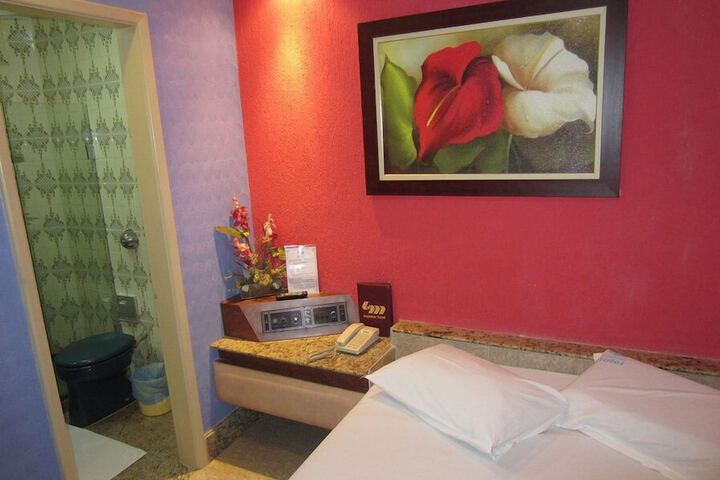 Room 15 of 43