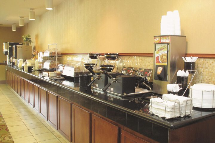 Breakfast/Coffee Service 24 of 31