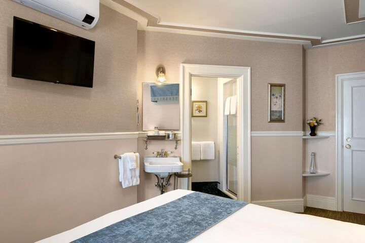 Room 15 of 41