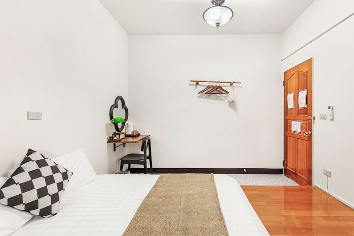 Room 27 of 191