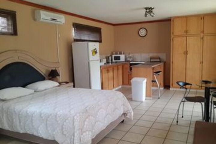 Room 33 of 48