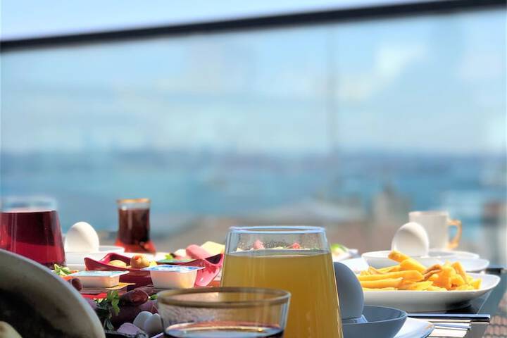 Breakfast/Coffee Service 105 of 134