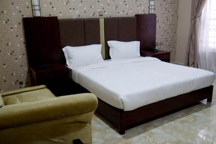 Room 8 of 41