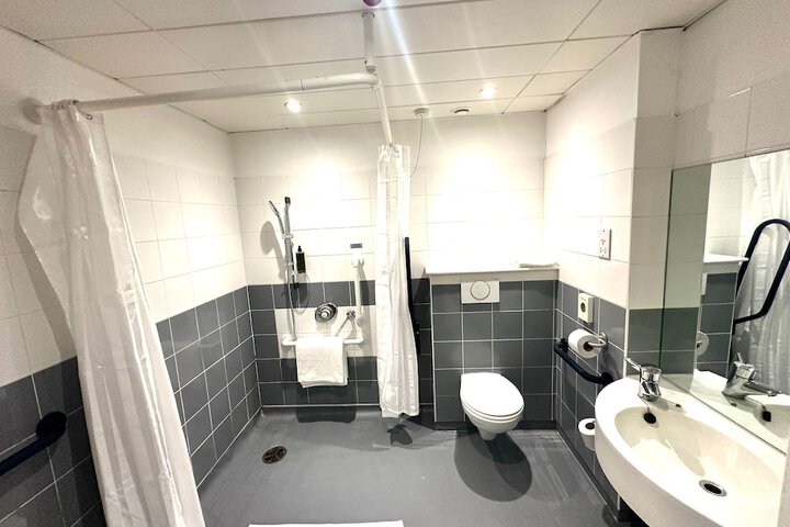 Clean Restrooms