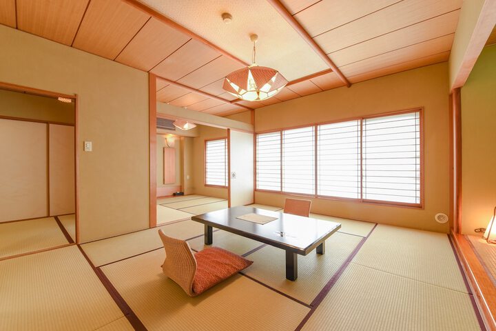 Room 5 of 94