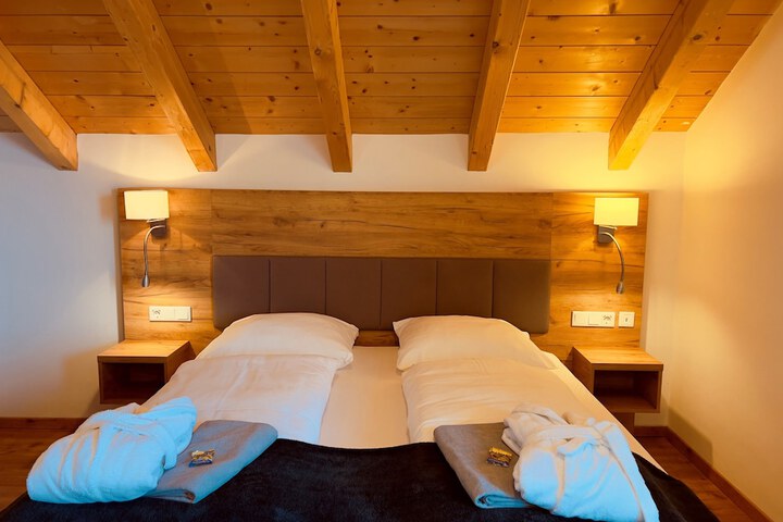 Room 15 of 38