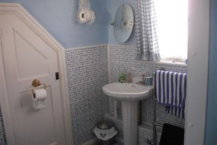 Room 3 of 10