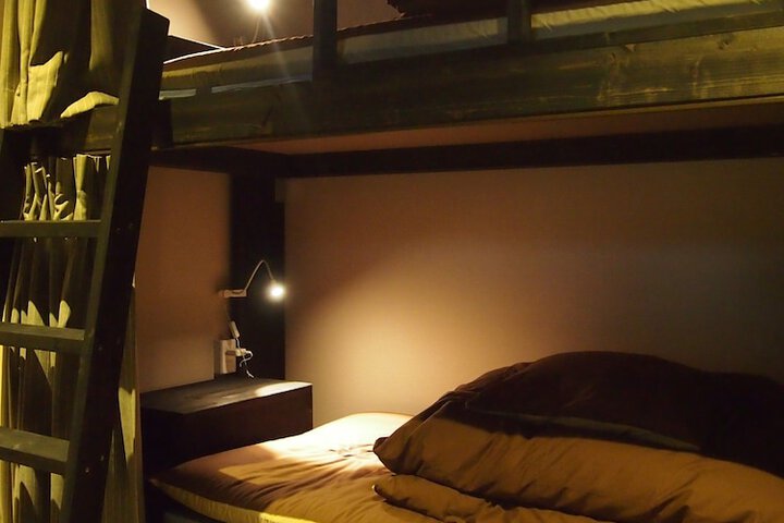 Room 6 of 75