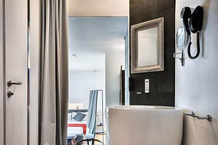 Room 37 of 53