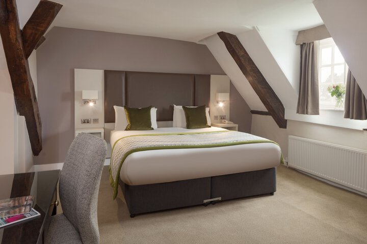 Room 4 of 94
