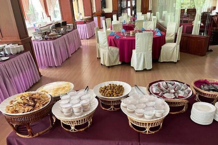 Dining 55 of 79