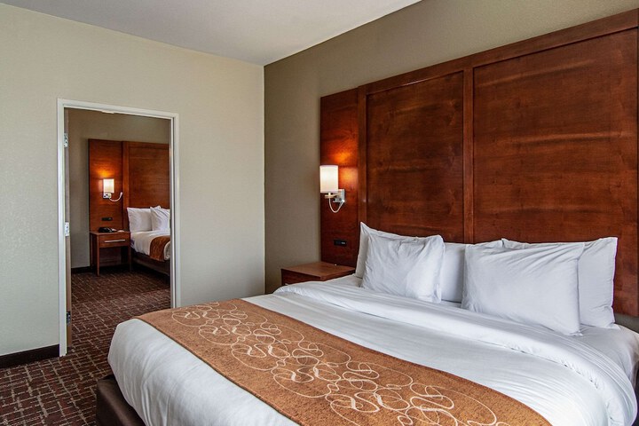 1 King Bed Suite (16 of 23)