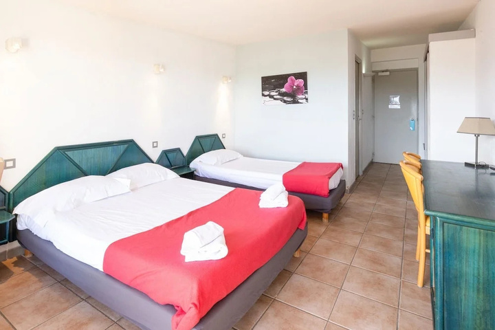 Room 4 of 22