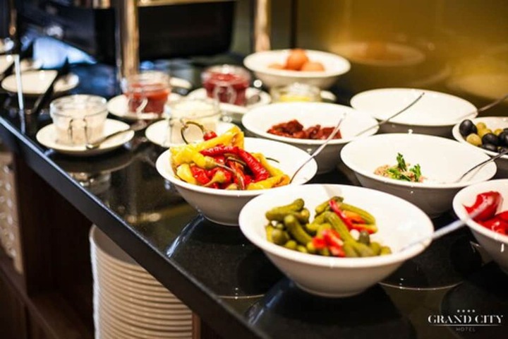 Dining 50 of 60