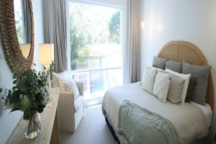 Room 93 of 228