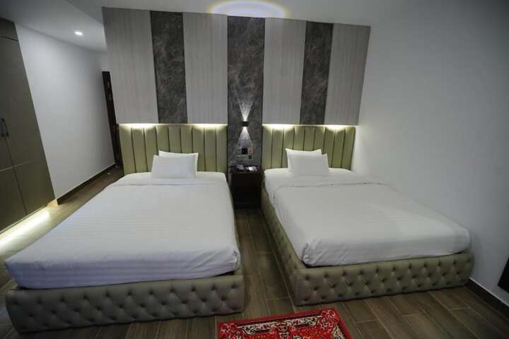 Room 20 of 77
