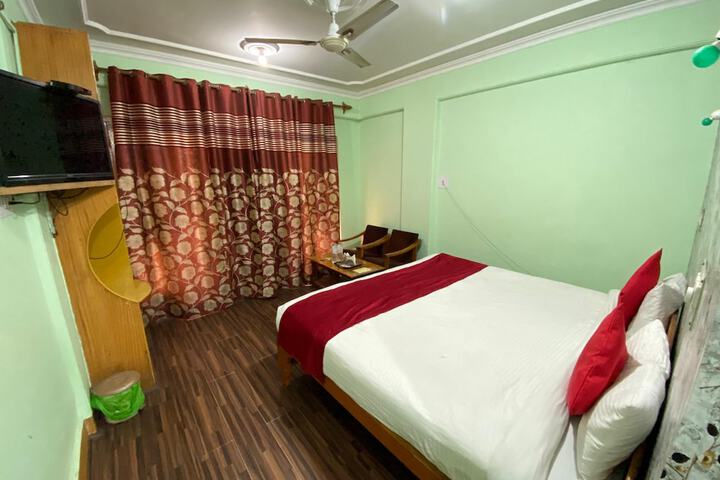 Room 17 of 38