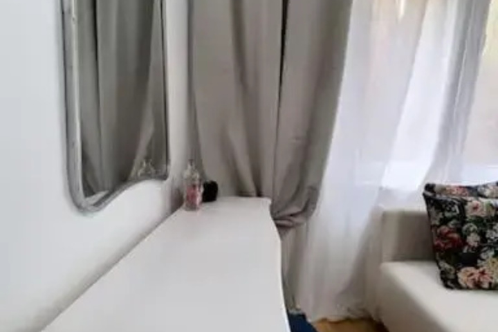 Room 5 of 7